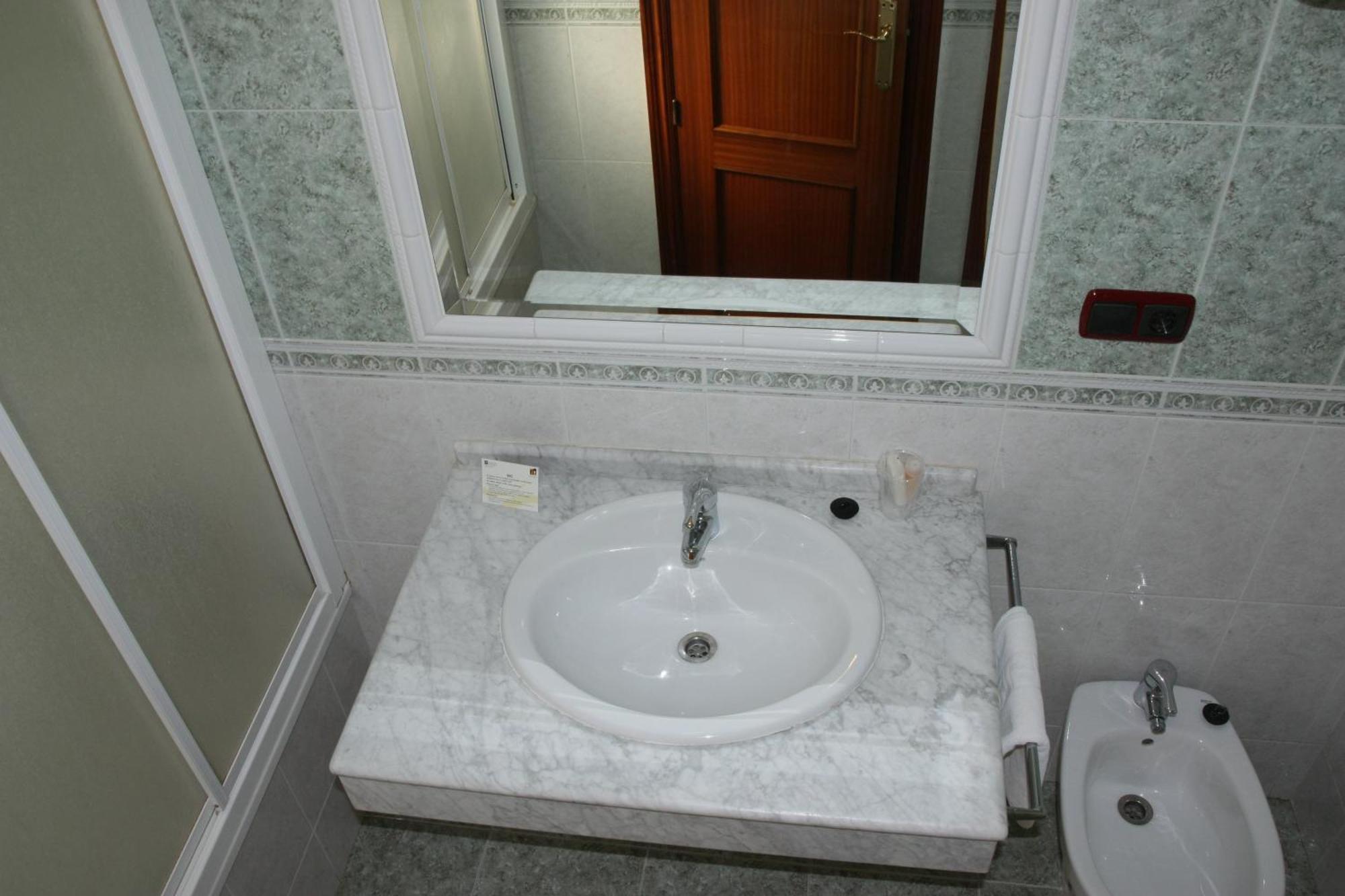 Hotel Frijon Aceuchal Luaran gambar